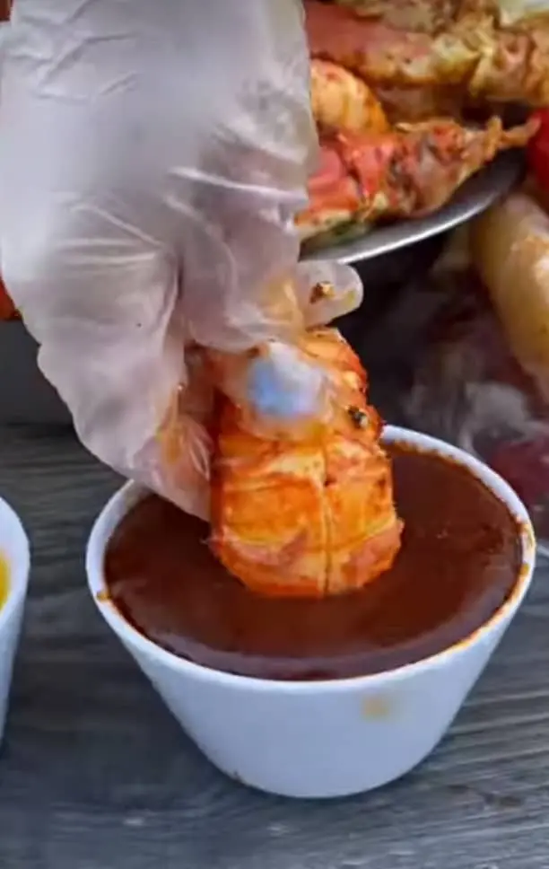 Sauce for lobster meat