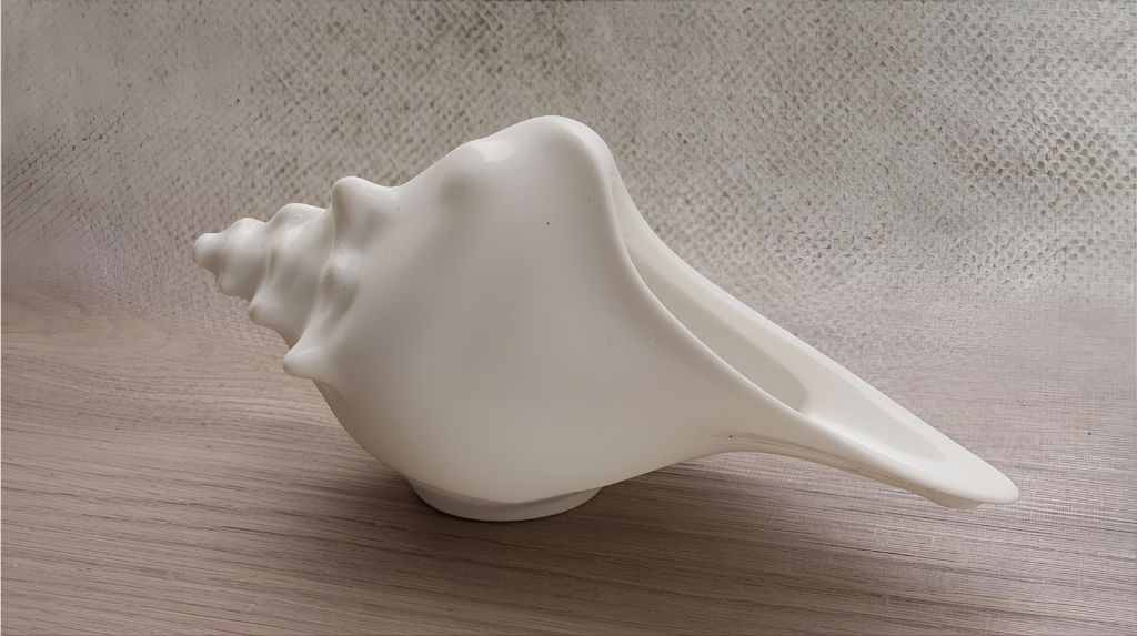 Minimalist Ceramic Seashell Holder