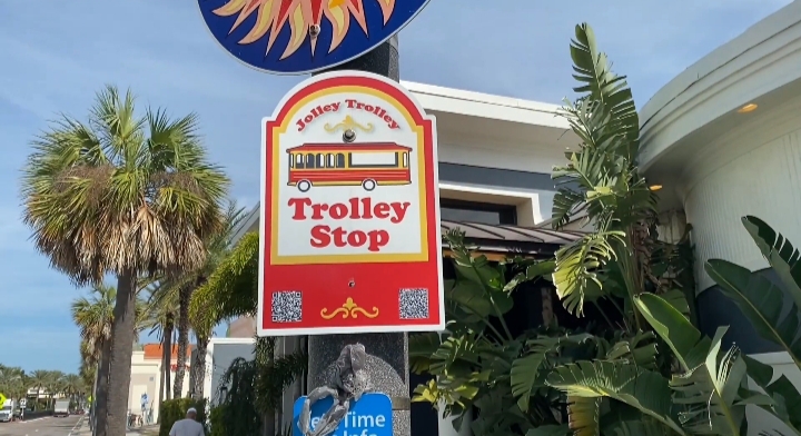The Jolly Trolley stop, Clearwater Florida